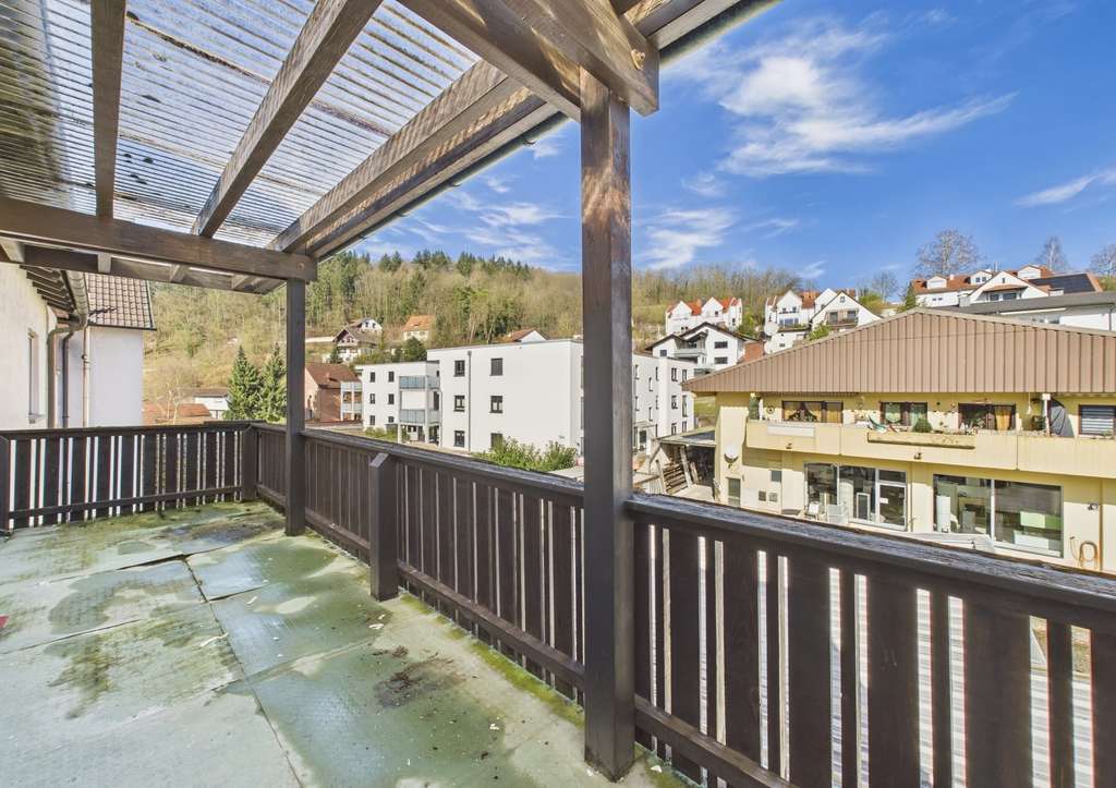 Immobilie in Birkenau - Modernisierungsbedürftiges Zweifamilienhaus mit vermieteter Gewerbeeinheit in Birkenau - Bild 1