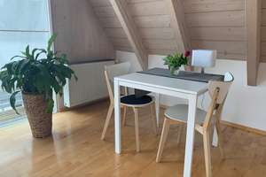 Gepflegtes möbliertes DG Appartement in München-Ost – Die vollständige Adresse der Immobilie erhältst du vom Anbieter., 81825 Gartenstadt Trudering, München – Vorschaubild 2