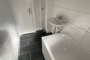 Frisch renovierte 3 Zimmer-Wohnung mit Balkon und modenisiertem Tageslichtbad mit Wanne – Eutiner Str. 20, 23554 Sankt Lorenz Nord, Lübeck – Vorschaubild 17