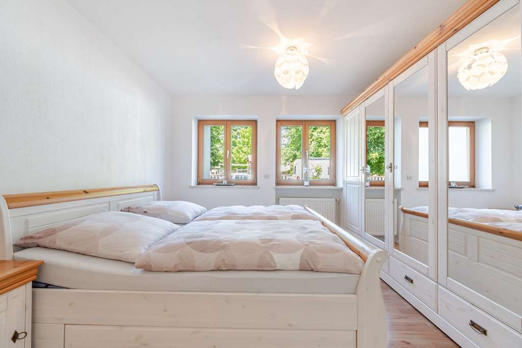 Immobilie in Hausham - Ein Steinwurf zum Schliersee - ruhige & gepflegte 3-Zimmer Erdgeschosswohnung mit sonnigem Garten - Bild 4