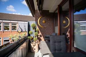 Kernsanierte 3-Zimmer-Wohnung mit neuem Bad, neuer Küche, Loggia, Garage und Stellplatz in Appen