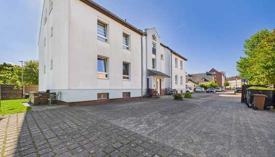 Bild von Gepflegtes Mehrfamilienhaus mit 6 KFZ-Stellplätzen, Balkonen uvm.