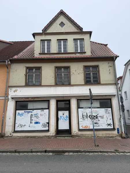 Sanierungsbedürftiges Wohn- und Geschäftshaus mit Entwicklungspotenzial in zentraler Lage, Rostock Kreis – Bild 3