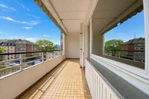 *PROVISIONSFREI* Helle 3-Zimmer Wohnung mit Sonnen-SW-Balkon im 3.OG – Karolingerstraße 1-7, 40223 Bilk, Düsseldorf – Vorschaubild 2