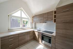Charmante 2-Zimmer-DG-Wohnung mit Keller, Dachspitz und TG nahe Offenbacher Innenstadt & Mainufer – 63067 Ledermuseum, Offenbach am Main – Vorschaubild 7