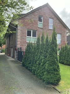 Schöne 4,5 Zimmer Doppelhaushälfte mit PKW-Stellplatz, Terrasse und kl. Garten Top Lage