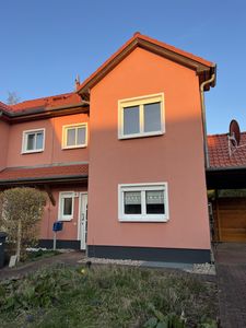 Ankommen. Wohlfühlen. Bleiben: Gepflegte Doppelhaushälfte mit Garten, Sauna & moderner Technik