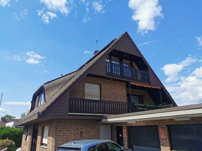 Sanierte 5-Zimmer-Wohnung über zwei Etagen mit Süd-Balkon, 2 Stellplätzen und Blick ins Grüne