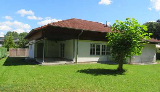 Bild von Bungalow mit Souterrainwohnung am Waldrand