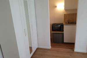Möblierte 1-Zimmer-Wohnung mit Küche im Zentrum – Heilig Kreuz Str. x, 86152 Georgs- und Kreuzviertel, Augsburg – Vorschaubild 3