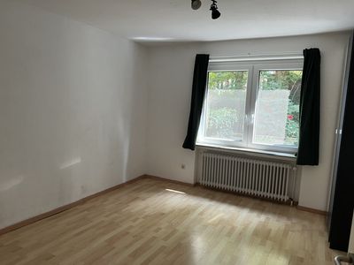 Helles Zimmer für Nachmieterin in WG