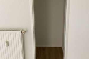 JT an CS - MB 16.06.2026 Komplett sanierte 3 Zimmer Wohnung mit Balkon in Gelsenkirchen zu vermieten – Stallbergshof 8, 45883 Feldmark, Gelsenkirchen – Vorschaubild 12