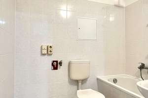 Schöner Wohnen: 3 Zimmerwohnung mit grünem Blick! – Elsterwerdaer Str. 18, 1239 Prohlis-Süd, Dresden – Vorschaubild 7
