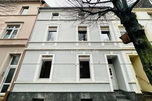 GEPFLEGTES DREIFAMILIENHAUS MIT HOHEM VERMIETUNGSPOTENZIAL! – Die vollständige Adresse der Immobilie erhältst du vom Anbieter., 41236 Heyden, Mönchengladbach – Vorschaubild 1