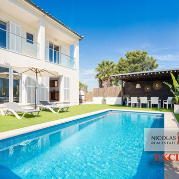 Exklusives Chalet mit beheiztem Pool auf Playa de Muro, Mallorca. Nicolas Messias Real Estate präsen