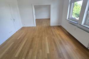 Großzügige und sonnige 4-Zimmer in Duissern mit Balkon und Garten – Oranienstraße 18-20, 47051 Duissern, Duisburg – Vorschaubild 2