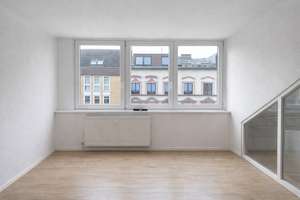 Charmante Altbau-Dachgeschosswohnung mit Wintergarten in Neukölln – Die vollständige Adresse der Immobilie erhältst du vom Anbieter., 12051 Neukölln (Ortsteil), Berlin – Vorschaubild 3