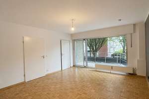 Lichtdurchflutete 1,5-Zimmer-Wohnung mit großem Balkon und neuer Einbauküche in Oberkasse