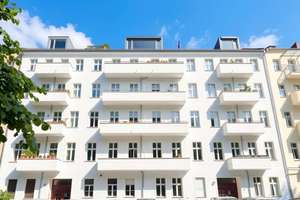 Weitblick in Friedrichshain: 4-Zi mit Balkon im 4.OG zum ruhigen Innenhof | Renovierungsbedürftig – Die vollständige Adresse der Immobilie erhältst du vom Anbieter., 10247 Friedrichshain, Berlin – Vorschaubild 10