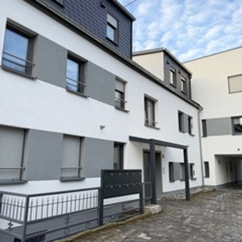 6-Zimmer Dachgeschosswohnung mit Balkon in Oberzeuzheim