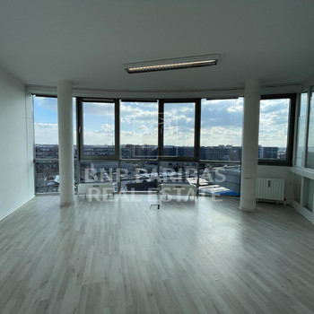 Modernes Bürohaus im Gewerbegebiet Ossendorf ... einfach eine runde Sache ...