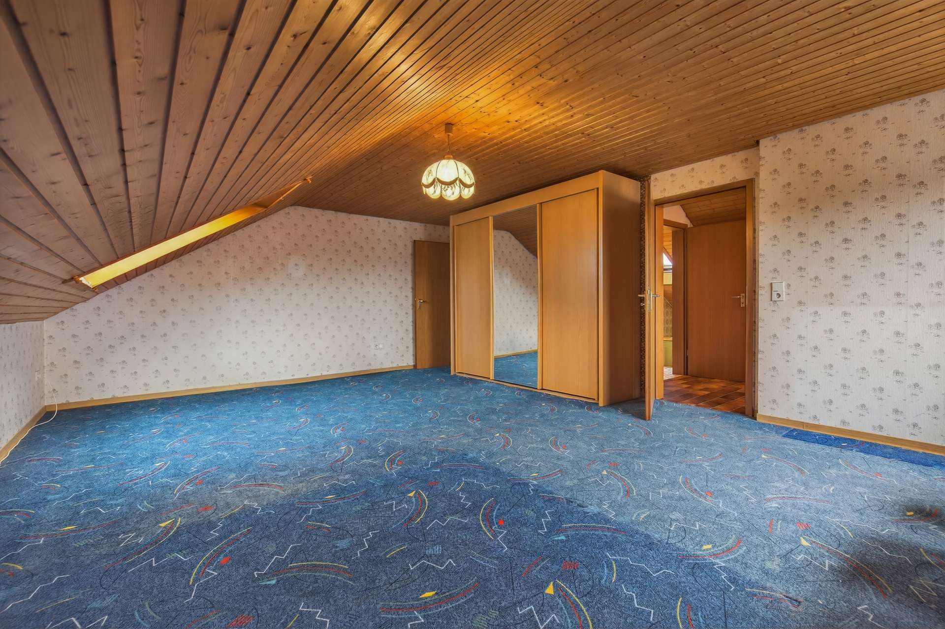 Immobilie in Dettenheim - Viel Platz für Ihre Ideen – renovierungsbedürftige Doppelhaushälfte in Dettenheim - Bild 16