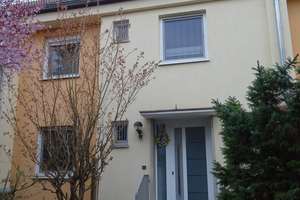 TOP LAGE LAUFAMHOLZ: LAUFEND UND UMFANGREICH MODERNISIERTES -- 6-ZIMMER-RMH MIT EINZELGARAGE. – Hartensteinerstrasse 6, 90482 Laufamholz, Nürnberg – Vorschaubild 2