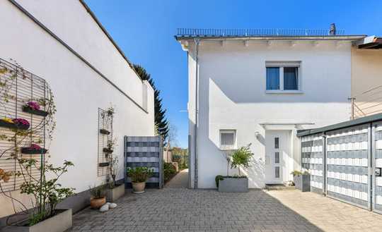 Hinterhaus neuwertig, effizient, begehrt – Vorderhaus als smarte Investition