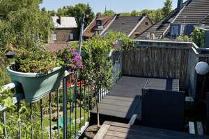 Dachgeschosswohnung mit großem Balkon in Köln Raderberg