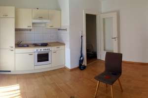 Gut geschnittene 2-Zimmer-Wohnung mit Balkon und EBK in Würzburg-Sanderau – Friedrich-Ebert-Ring 35, 97072 Sanderau, Würzburg – Vorschaubild 3