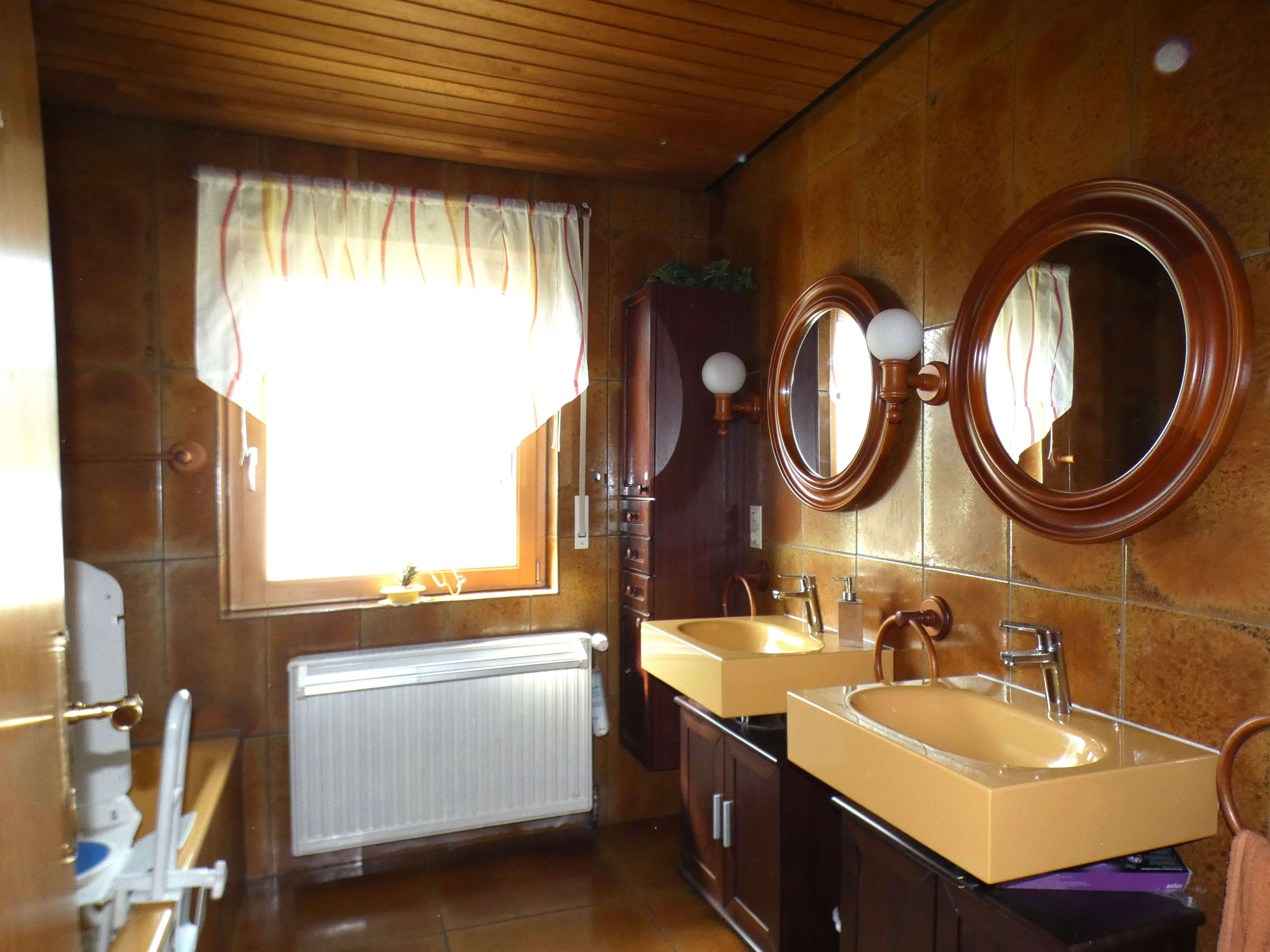 Immobilie in Asselfingen - CHARMANT & RUHIG GELEGEN: Zweifamilienhaus mit Garage und schönem Garten in Asselfingen zu verkaufen - Bild 16