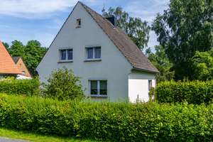 Gepflegtes, teilmodernisiertes Einfamilienhaus in Kreyenbrück – Die vollständige Adresse der Immobilie erhältst du vom Anbieter., 26133 Kreyenbrück, Oldenburg (Oldenburg) – Vorschaubild 26