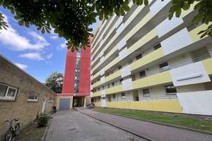 Frisch renovierte 2 Zimmer-Wohnung mit Balkon und modernisiertem Wannenbad