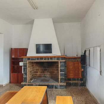 Einzigartige Gelegenheit in Totana! Haus mit enormem Potenzial und 120m² umwandelbarer Nebengebäude