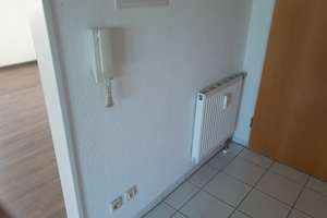 Stilvolle, sanierte 3-Raum-Dachgeschosswohnung mit geh. Innenausstattung mit Balkon in Gerlenhofen – Kirchberger Straße 6, 89233 Neu-Ulm – Vorschaubild 5
