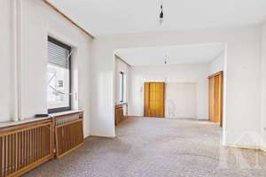 Großzügige Doppelhaushälfte mit ca. 311 m² Wohnfläche und vielseitigem Entwicklungspotenzial – Die vollständige Adresse der Immobilie erhältst du vom Anbieter., 66265 Heusweiler – Vorschaubild 12