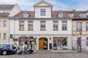 schicke 3 Zi.-Altbauwohnung in Potsdamer Innenstadt: 112 m², bezugsfrei, Loggia, umfangreich saniert
