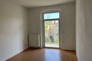 Hell, charmant, bezugsfertig: 2-Zimmer-Wohnung mit Einbauküche und Balkon! – Schwetschkestraße 11, 6110 Südliche Innenstadt, Halle (Saale) – Vorschaubild 8