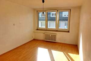 Sehr einfache 3 Zimmerwohnung in Stuttgart-Ost, 3 Monate mietfrei (nur Nebenkosten) – Die vollständige Adresse der Immobilie erhältst du vom Anbieter., 70182 Kernerviertel, Stuttgart – Vorschaubild 2