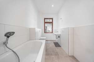 Großzügige Altbauwohnung mit zwei Bädern, Balkon und Echtholzparkett – Die vollständige Adresse der Immobilie erhältst du vom Anbieter., 4109 Zentrum-West, Leipzig – Vorschaubild 8