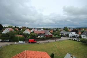 Helle 1-ZKB-Wohnung in ruhiger Lage mit Balkon und schönem Ausblick – ideal für Singles! – Die vollständige Adresse der Immobilie erhältst du vom Anbieter., 86637 Wertingen – Vorschaubild 2