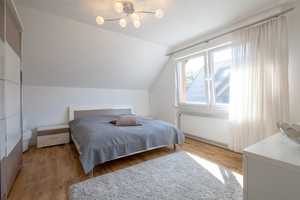 Einziehen & Wohlfühlen - Modernisiertes geräumiges Haus mit Garten & Garage – Dammelsfurther Weg 1, 51503 Rheinisch-Bergischer Kreis – Vorschaubild 15