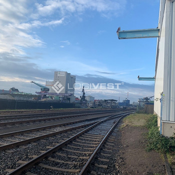 Halle mit Gleisanschluss nahe der A3!