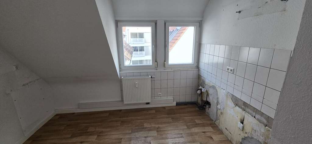 Immobilie in Neckarsulm - Helle Dachgeschosswohnung mit 3 Zimmern – zentral in Neckarsulm - Bild 4