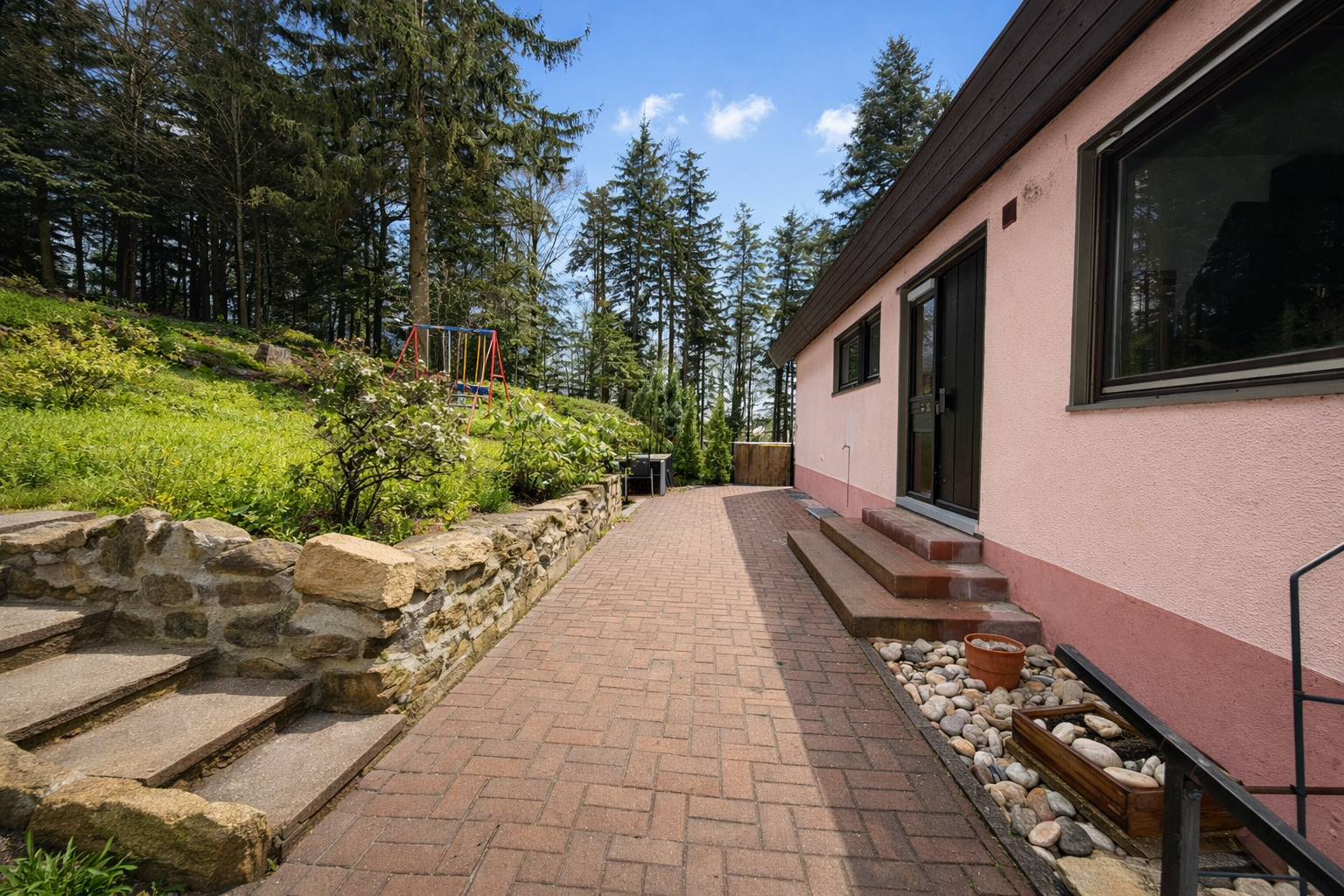 Teilsaniertes Mehrfamilienhaus mit eigenem Waldgrundstück!, Passau Kreis – Bild 2