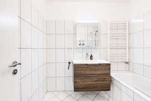 Hier fühlen Sie sich wohl! Etagenwohnung mit Kamin und großem Südbalkon – Die vollständige Adresse der Immobilie erhältst du vom Anbieter., 81827 Waldtrudering, München – Vorschaubild 8