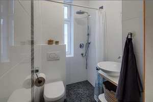 Möbliert: Zeitlos und stilvoll eingerichtete Altbauwohnung  – Die vollständige Adresse der Immobilie erhältst du vom Anbieter., 81667 Haidhausen Süd, München – Vorschaubild 9