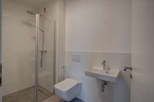 Entdecken Sie die Vorzüge dieser neuwertigen 4-Zimmer-Dachterrassenwohnung in Passing-Obermenzing! – Berduxstraße 64, 81245 Neupasing, München – Vorschaubild 18