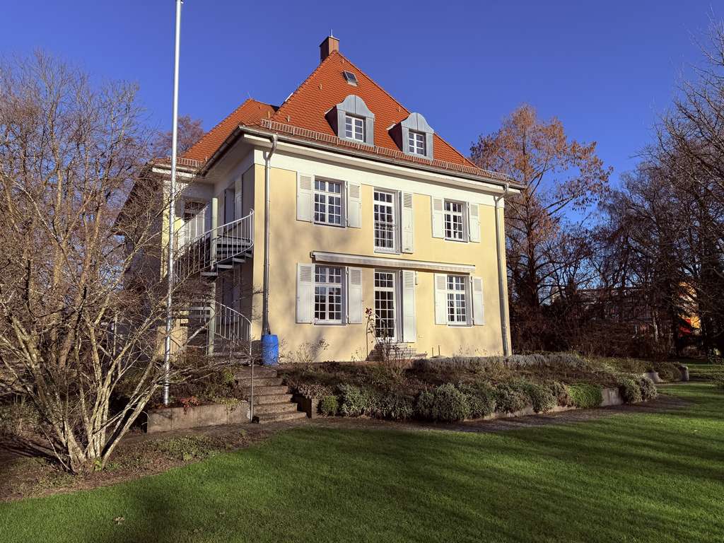 Immobilie in Baienfurt - Historisches Luxus-Anwesen mit 15,5 Zimmern, großem Garten und exklusiven Annehmlichkeiten im Schuss - Bild 0