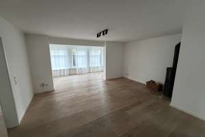 lichtdurchflutete (Teil) möblierte Wohnung Nähe UKSH – Die vollständige Adresse der Immobilie erhältst du vom Anbieter., 24105 Düsternbrook, Kiel – Vorschaubild 1